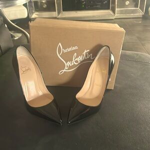 Christian Louboutin in stellar condition So Kate 120 Patent Black size 39.5.